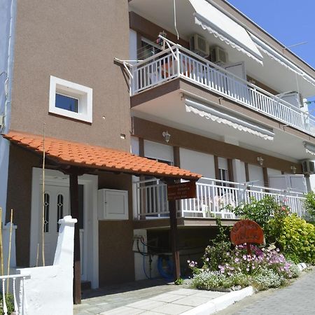 Giannas House Aparthotel Сарти Екстериор снимка