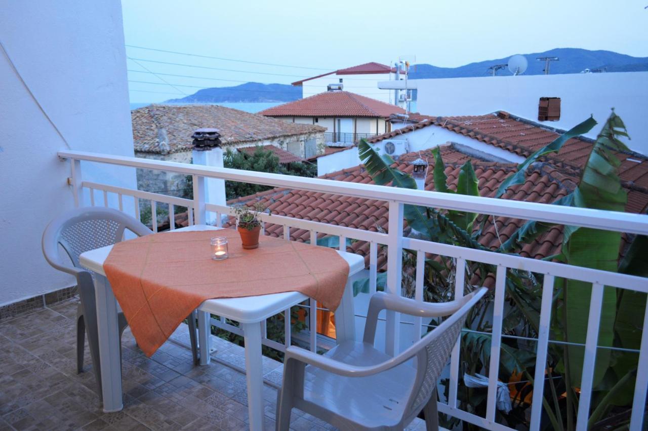 Giannas House Aparthotel Сарти Екстериор снимка
