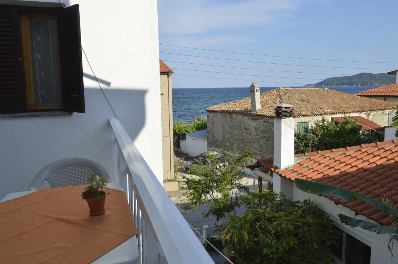 Giannas House Aparthotel Сарти Екстериор снимка