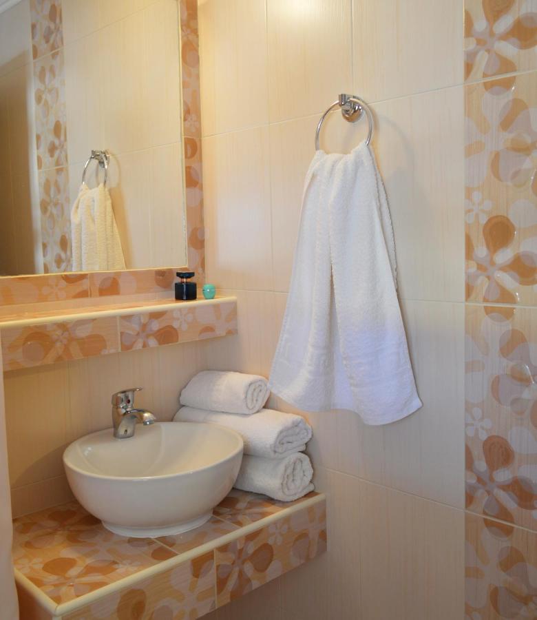 Giannas House Aparthotel Сарти Екстериор снимка