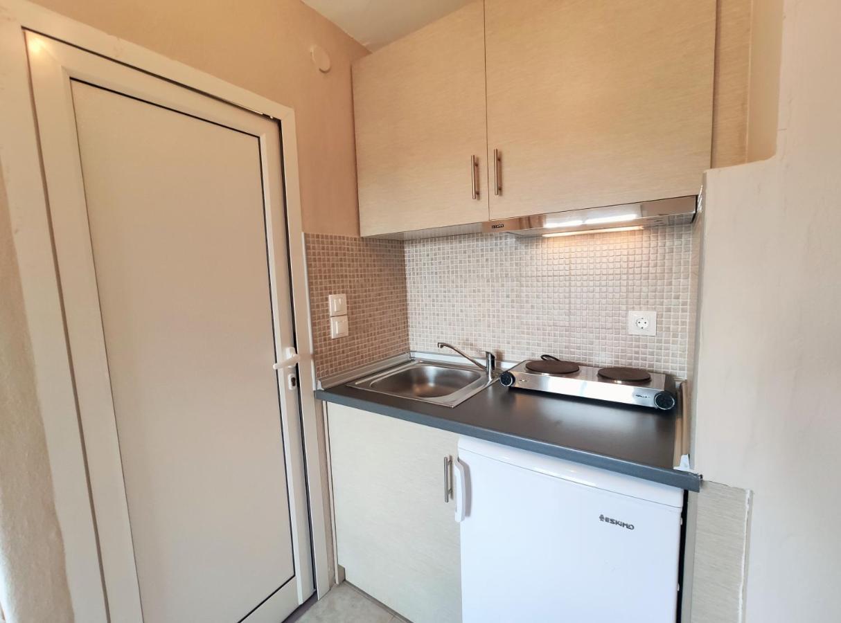 Giannas House Aparthotel Сарти Екстериор снимка